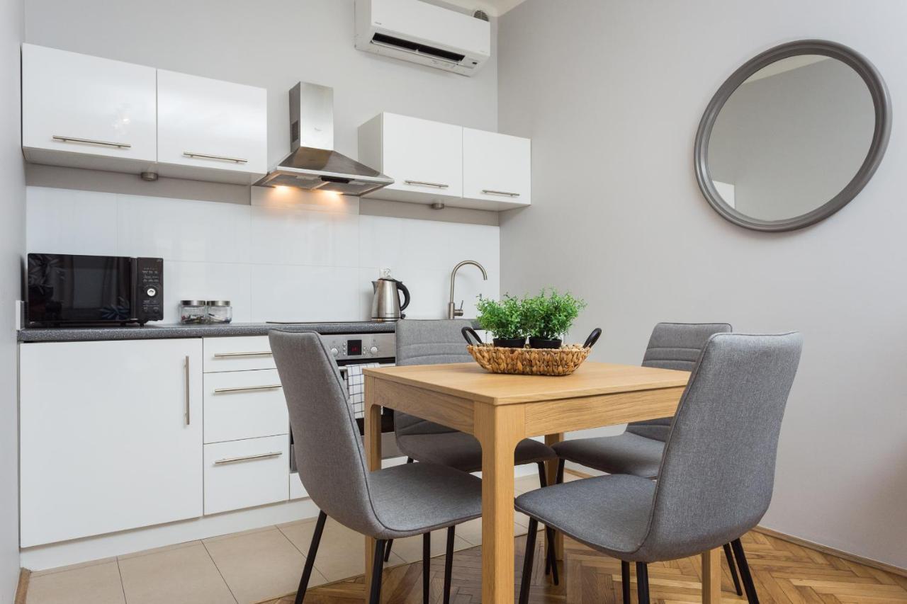 Barbican House Apartments Cracovie Extérieur photo